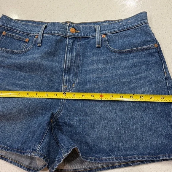 Madewell Relaxed Mid-Length Denim Shorts
 Size 31 - Picture 9 of 12